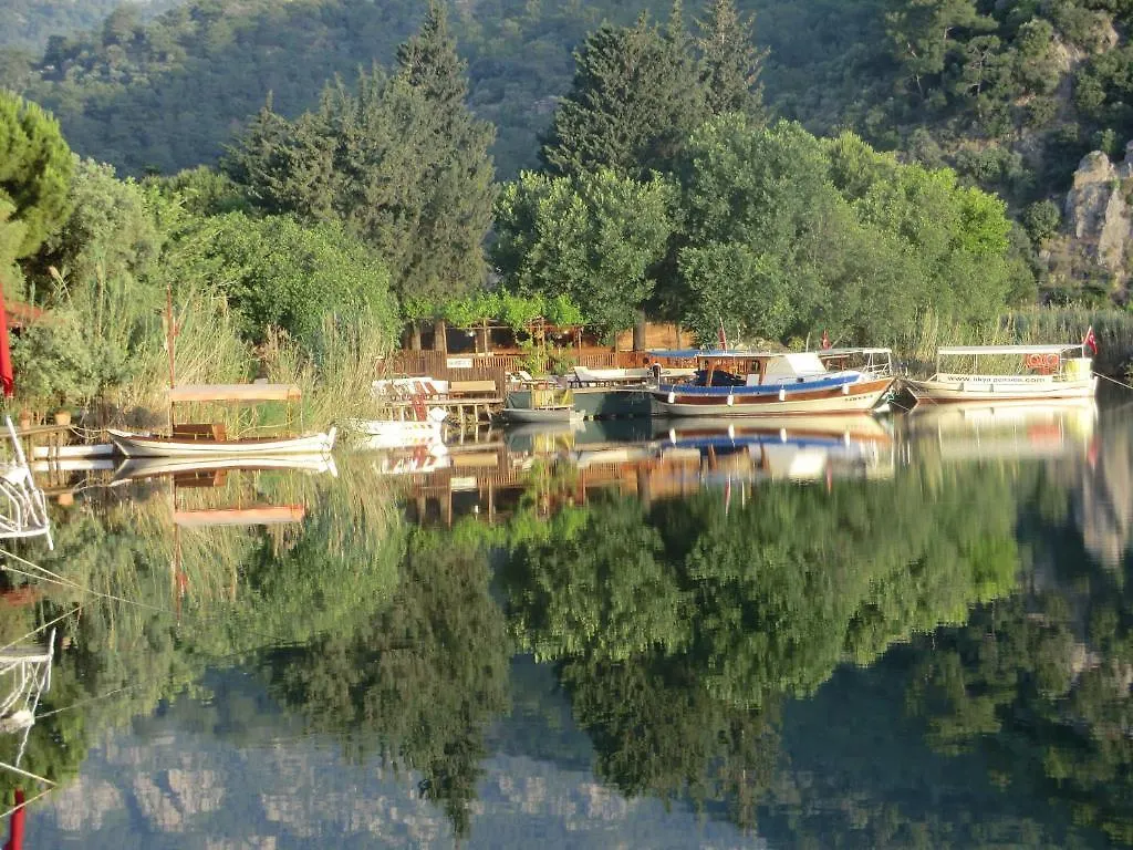 Вилла Dalyan Camping Деревянный коттедж